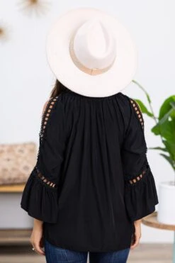 Black Top With Cold Shoulder Detail -Staccato Shop 3D4A0598 16100858 0fae 4135 8e09 73ee411030a3