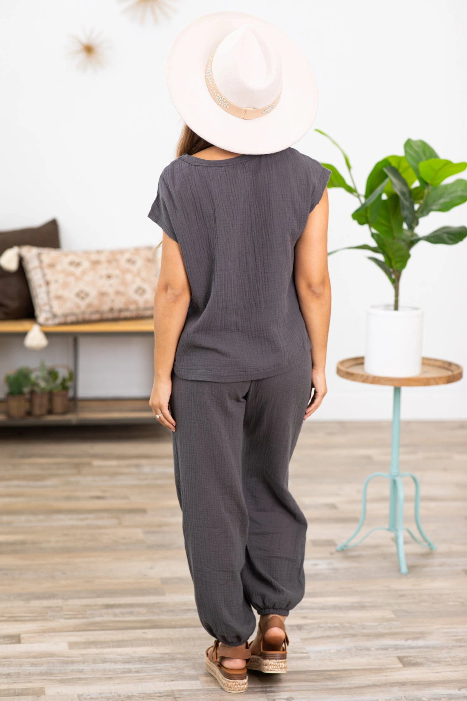 Grey Crinkle Textured Top And Joggers Set 5 Grey Crinkle Textured Top And Joggers Set - Image 3