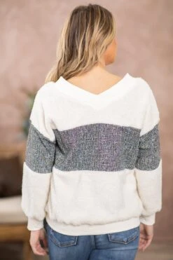 Ivory And Black Textured Stripe V-Neck Top -Staccato Shop 3D4A1045 a6e35fd1 4828 4ce8 9f52 fe6e0b815ff9