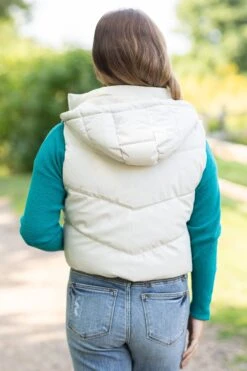 Off White Hooded Channel Quilted Puffer Vest -Staccato Shop 3D4A1418 0abd6781 6254 4416 a8c3 4912ec83833e