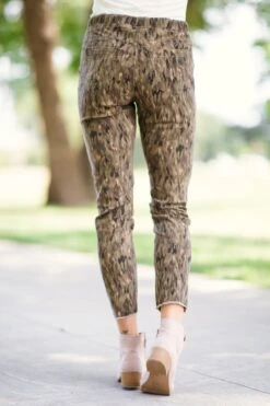 Olive Abstract Camouflage Print Jogger Jean -Staccato Shop 3D4A1673 c6785edc 3031 458f 98da 1cfa95e63288