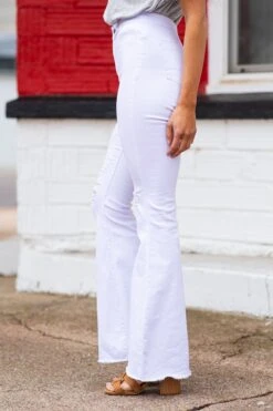 White Distressed Knee Flare Pants -Staccato Shop 3D4A1709 08dcc9b8 ede8 4eb4 9a34 ca9f3af9f6d9