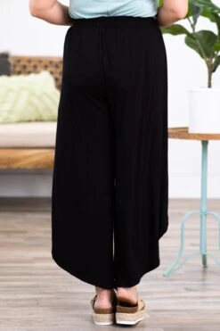 Black Dolphin Hem Knit Wide Leg Pants -Staccato Shop 3D4A3407