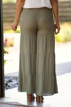 Olive Elastic Waist Tiered Wide Leg Pants -Staccato Shop 3D4A6817 19eaadc8 b409 4c5d 8666 506e0ff5ec9e