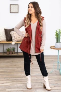 Rust Military Vest With Hood -Staccato Shop 3D4A7910 e87ad512 c2fd 4909 8e63 f8f3bdf4bb22