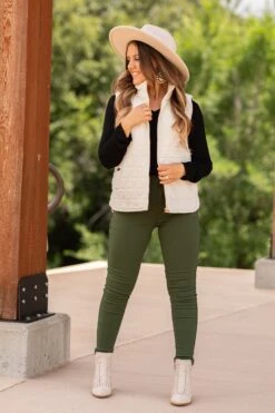 STACCATO Cream Quilted Vest -Staccato Shop 3D4A8561 641b01a6 b8f7 4a36 b96d 99e7180bbe3c